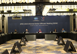 APEC 개최 이상무?...계엄·탄핵정국에 국제행사 '먹구름'